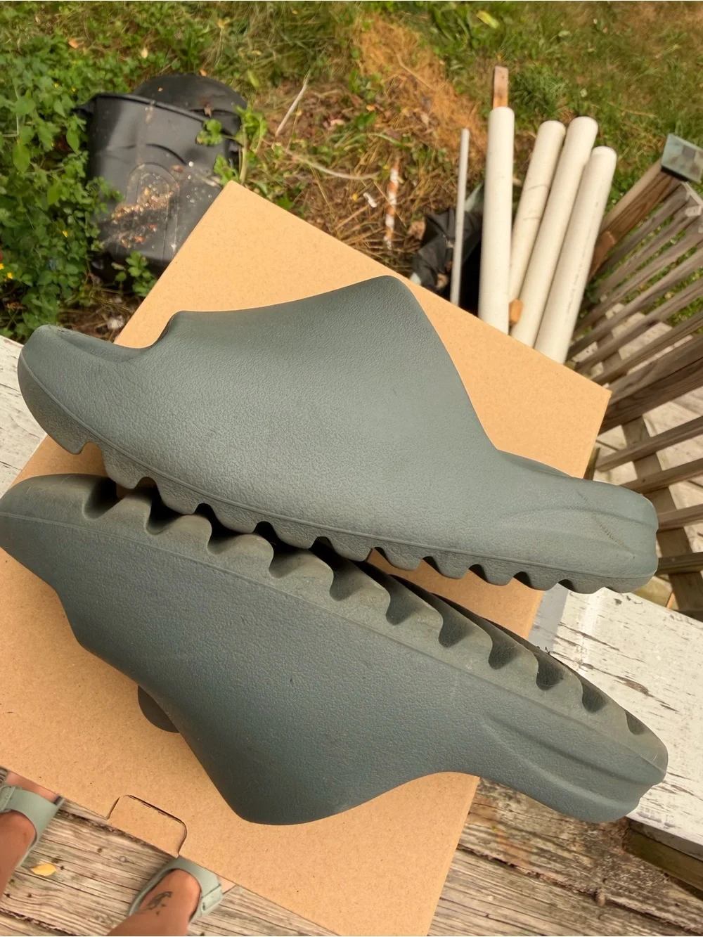 Yeezy slate Gray Slides